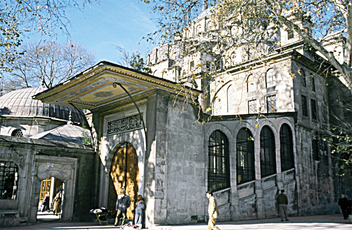 Fâtih Camii kasr-ı hümâyunu rampası