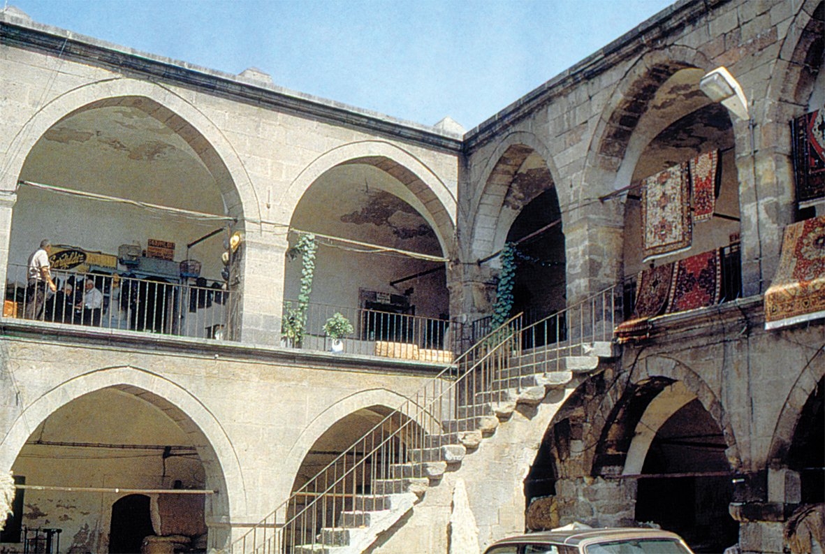 Nevşehirli Damad İbrâhim Paşa tarafından yaptırılan Vezir Hanı