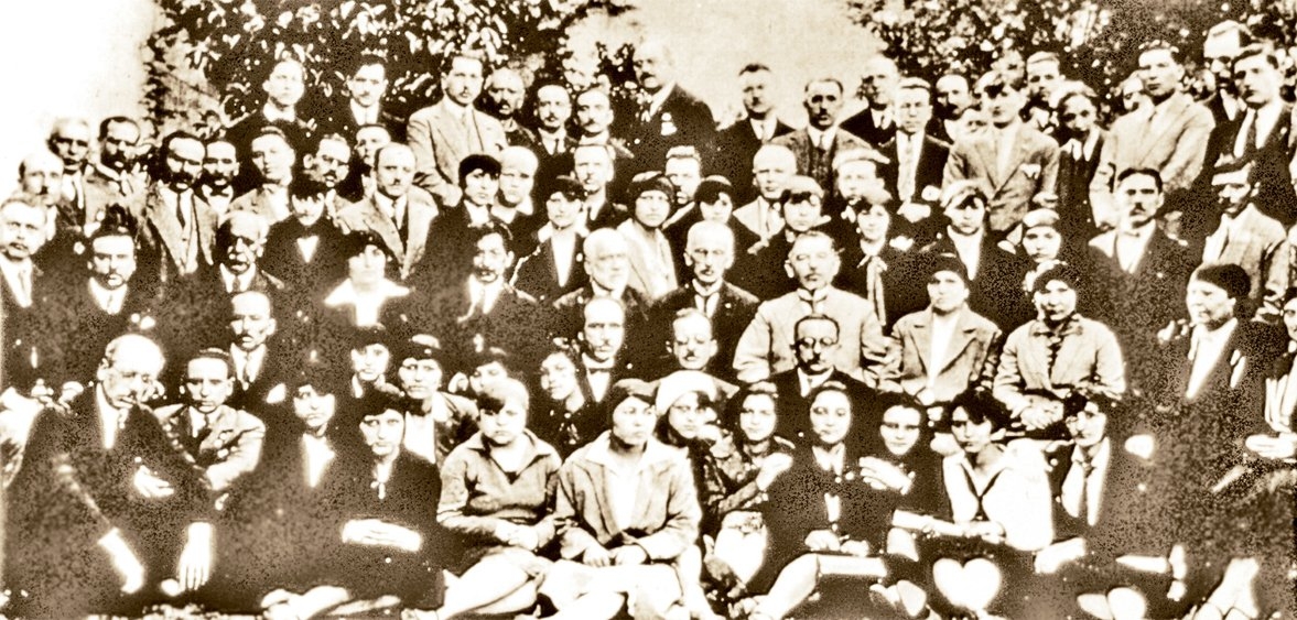 Dârülelhan’ın hocaları talebeleriyle birlikte