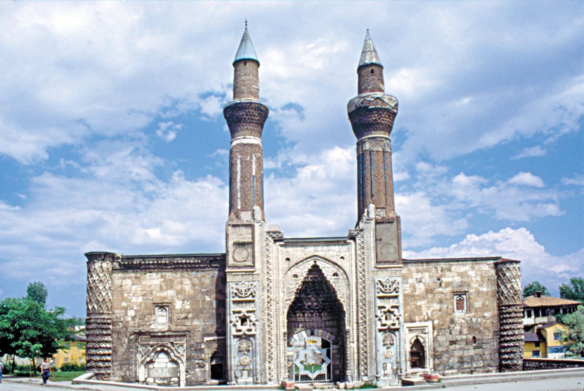Kālûyân’ın inşa ettiği Gökmedrese – Sivas