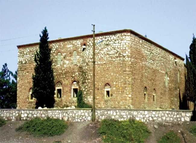 Âsitâne hükmünde olan mevlevîhânelerden Manisa Mevlevîhânesi