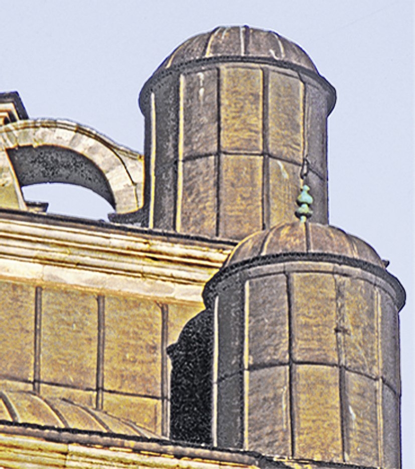 Beyazıt Camii’nin çokgen gövdeli ağırlık kuleleri