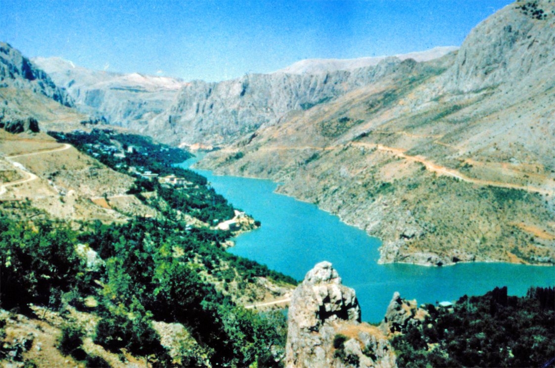 Kemaliye kasabası ve Fırat (Karasu) vadisinden bir görünüş