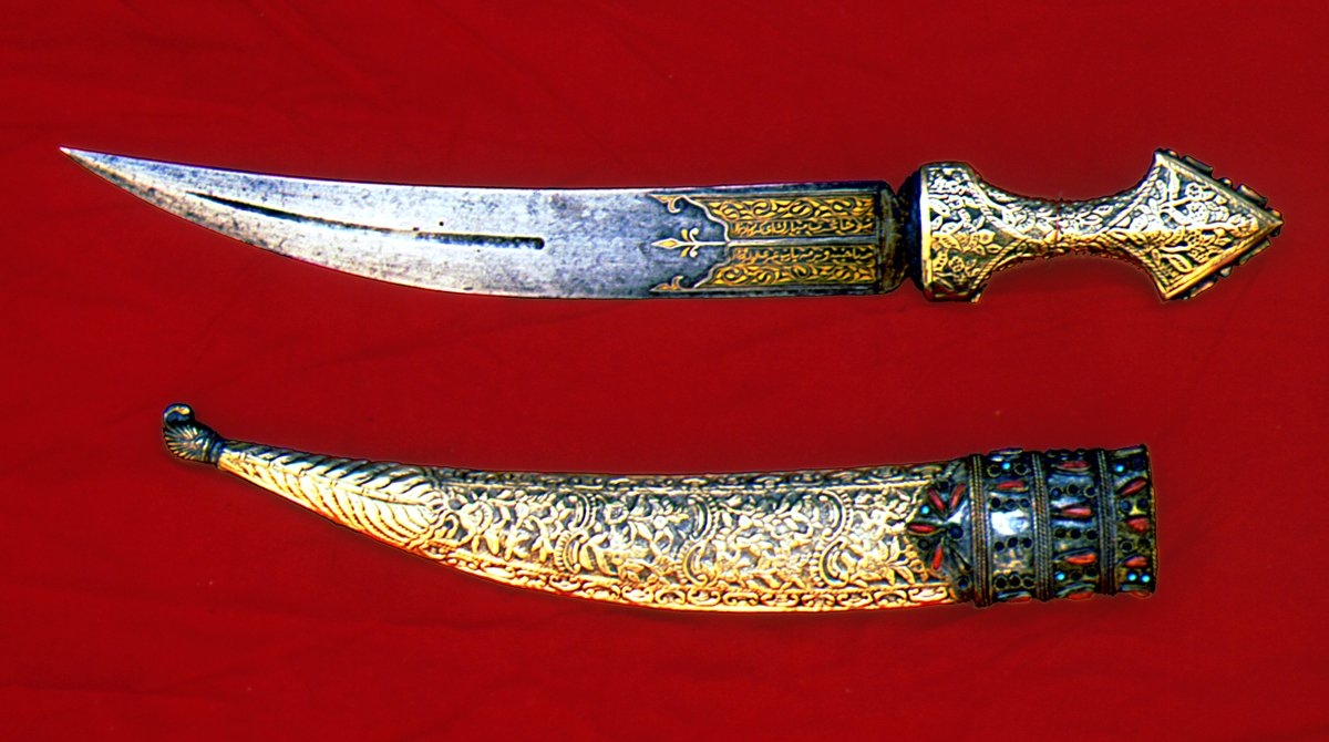 XVIII-XIX. yüzyıla ait bir hançer (Askerî Müze – Şişli/İstanbul)