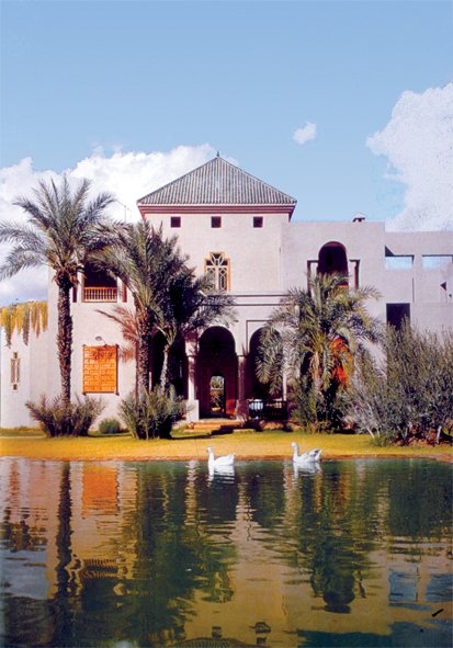 Geleneksel üslûpta yapılmışÇağdaş bir Fas evi – Merakeş