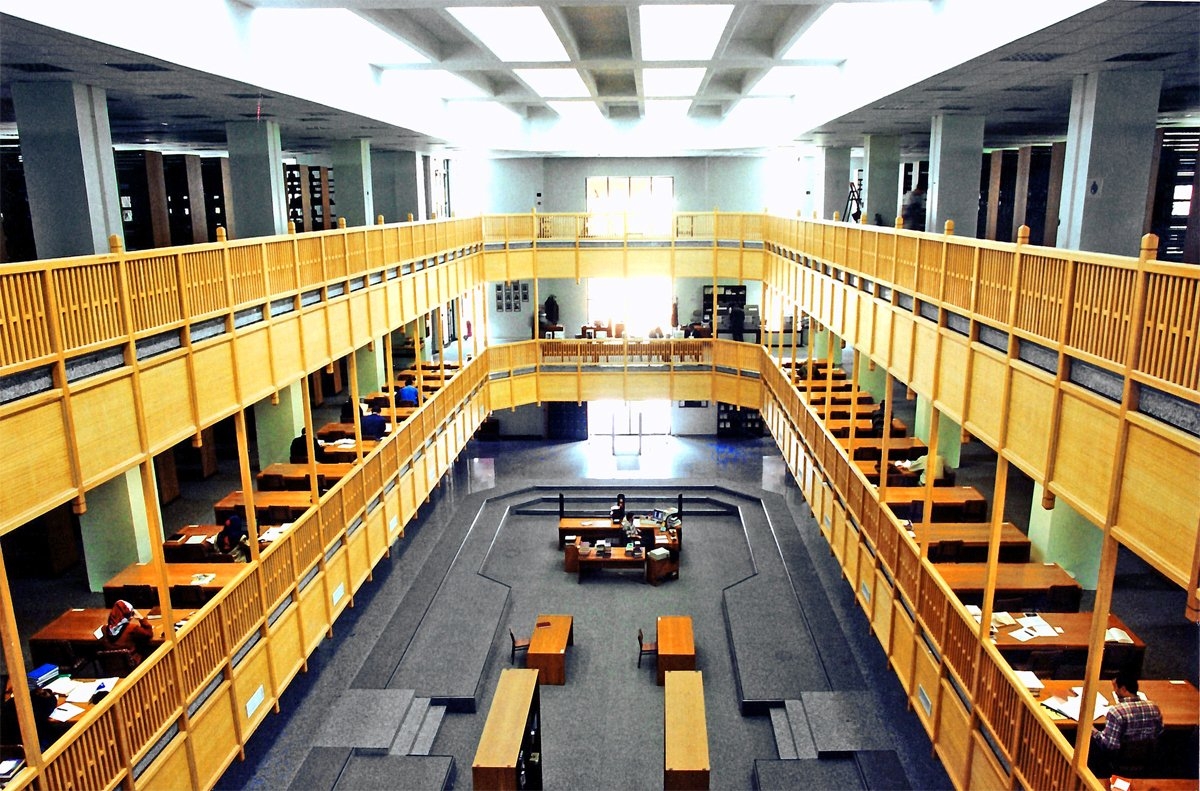 İslâm Araştırmaları Merkezi Kütüphanesi’nden bir görünüş