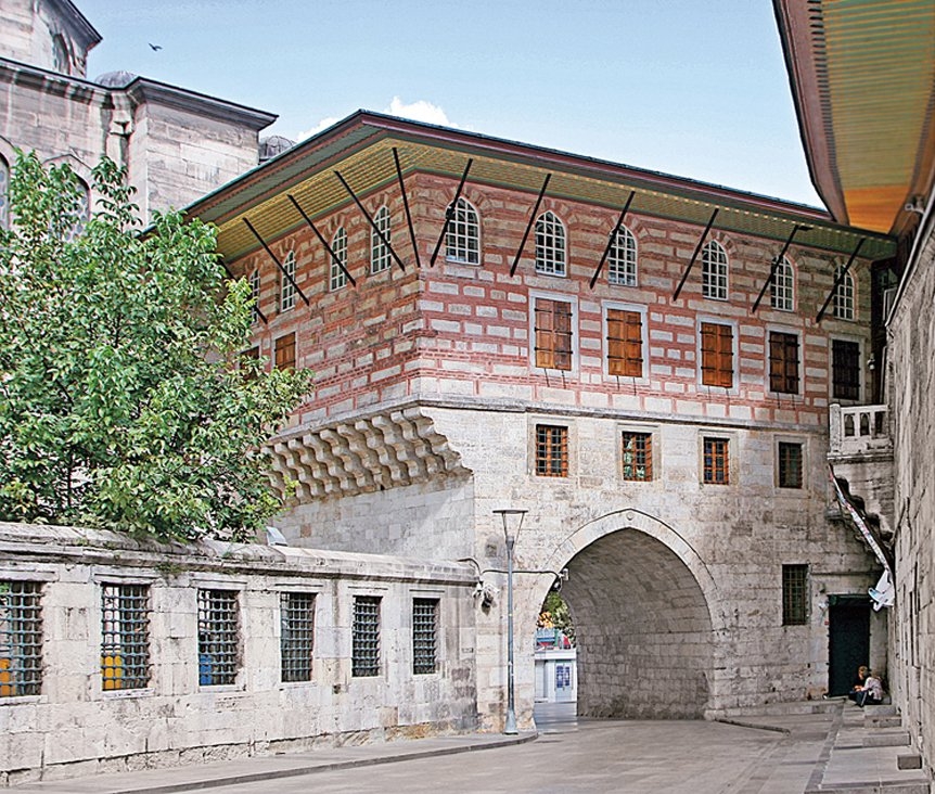 Eminönü’nde Yenicami Hünkâr Kasrı’nı taşıyan tonoz