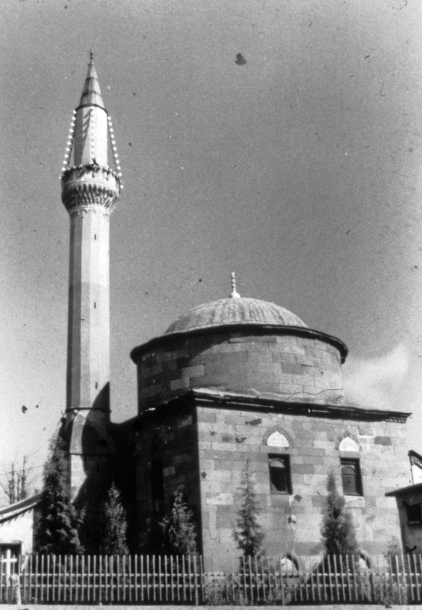 Kumanova’da Tatar Sinan Bey Camii (M. Kiel fotoğraf arşivi) – Makedonya