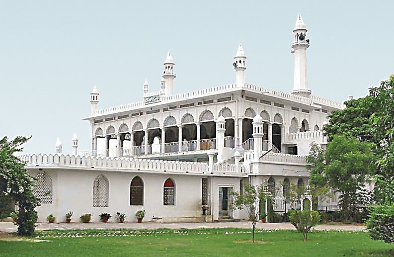 Dârülulûm-i Nedvetü’l-ulemâ Camii – Leknev/Hindistan