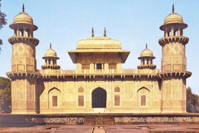 Agra’da Nurcihan Hatun Türbesi