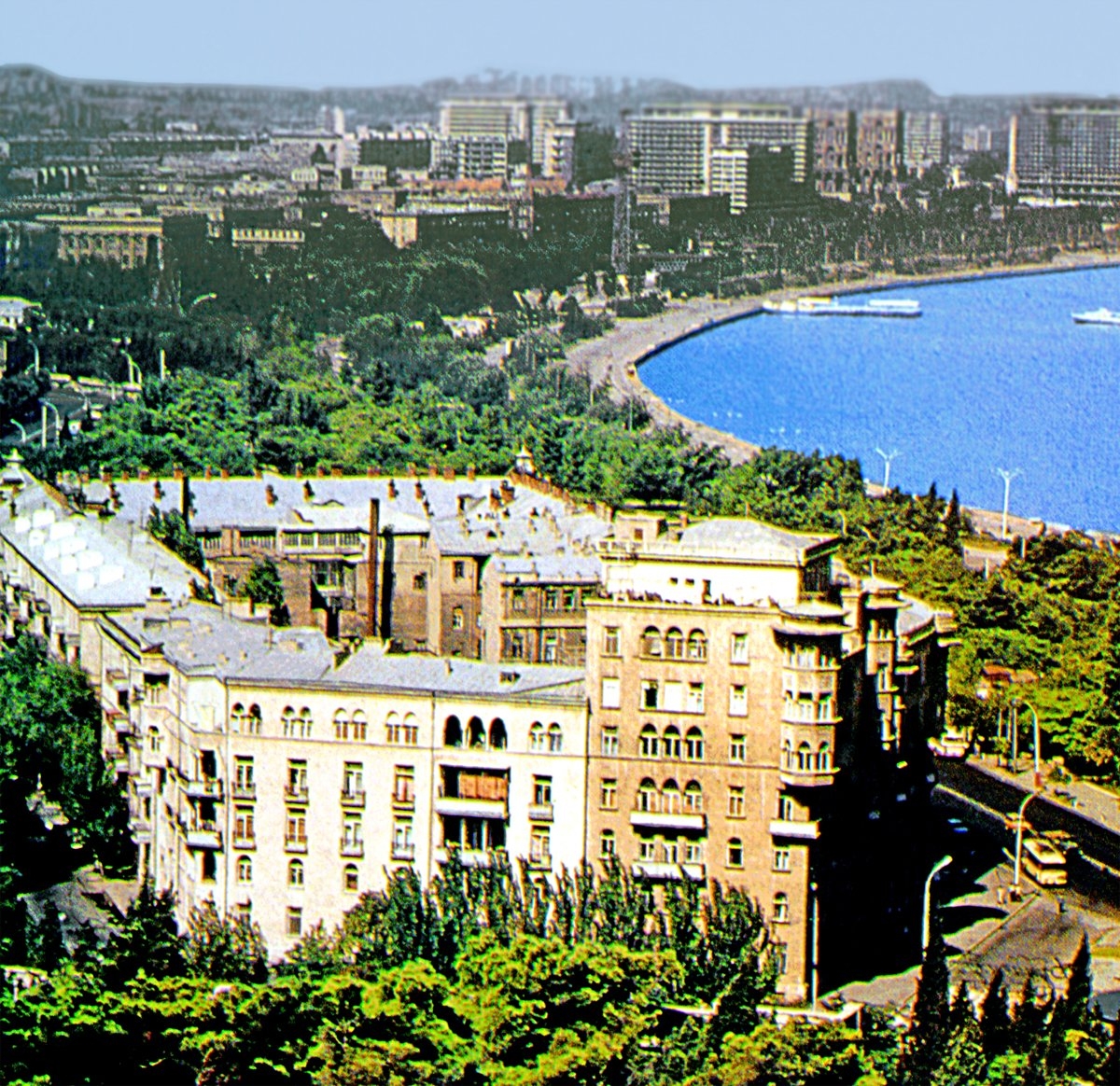 Azerbaycan’ın başşehri Bakü’den bir görünüş