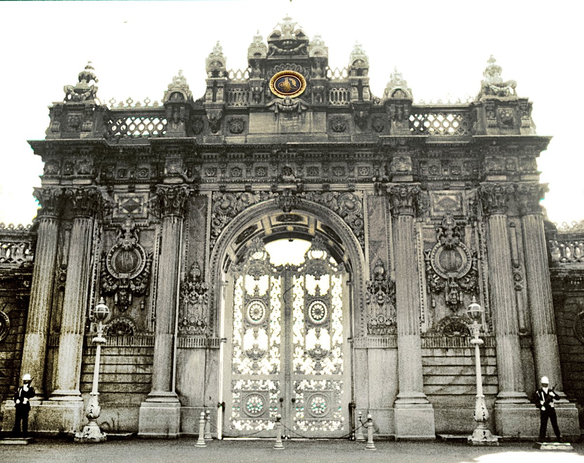 Dolmabahçe Sarayı’nın Saltanat Kapısı