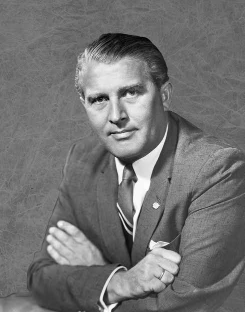 Wernher Magnus Maximilian Freiherr von Braun(NASA).png