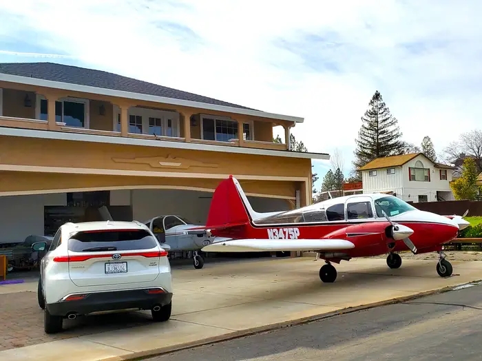 Cameron Havaalanı Konutları