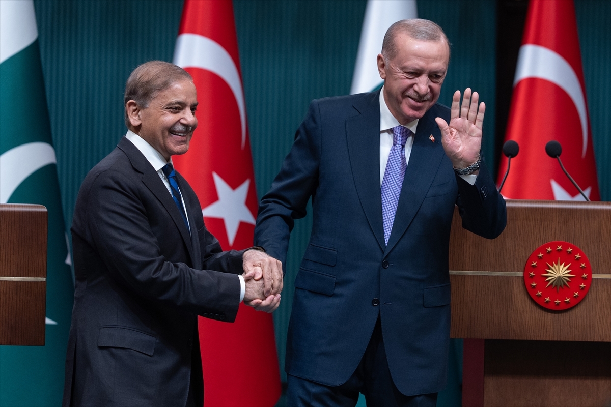 Pakistan Başbakanı Şahbaz Şerif'in Türkiye Ziyareti (2025) image