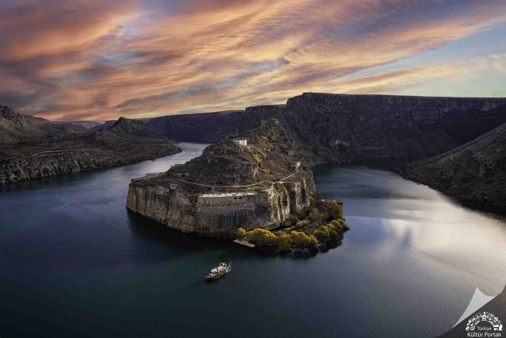 20241217110236892_Gaziantep_Rumkale_6240x4160px__ 240 dpi kopya.jpg