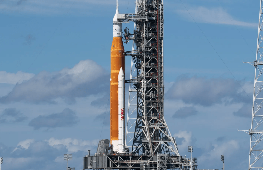 SLS (Space Launch System) 