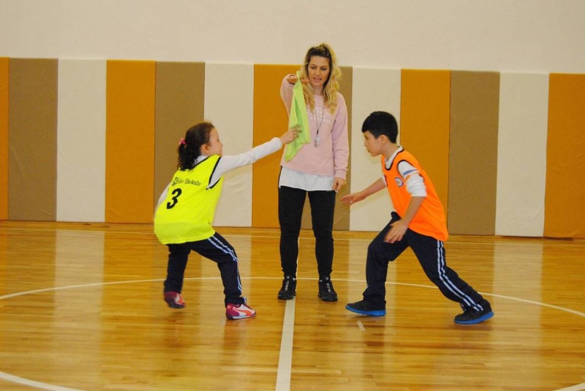 Mendil Kapmaca Oyunu