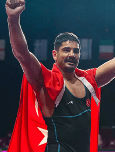 Taha Akgül kart.png