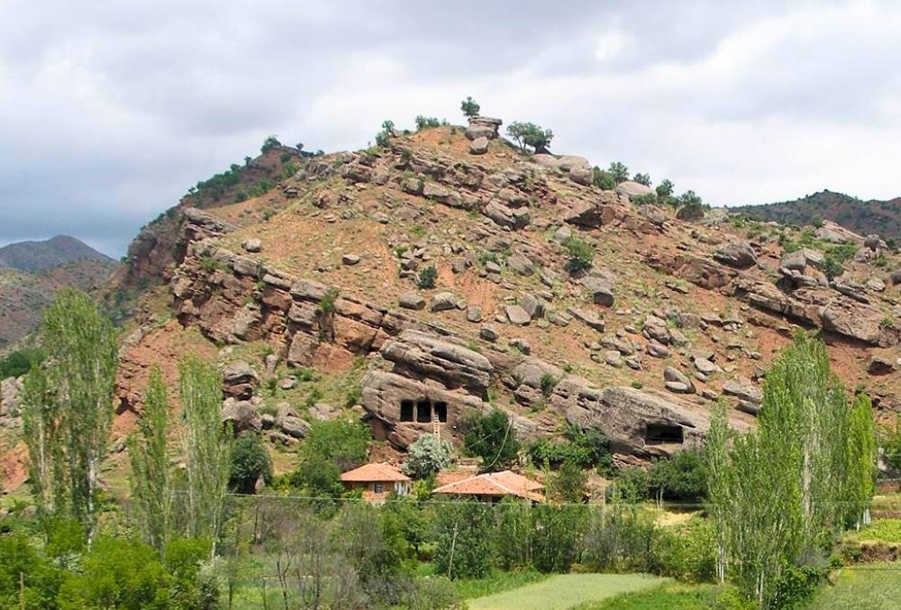 Beşdut Kaya Mezarları