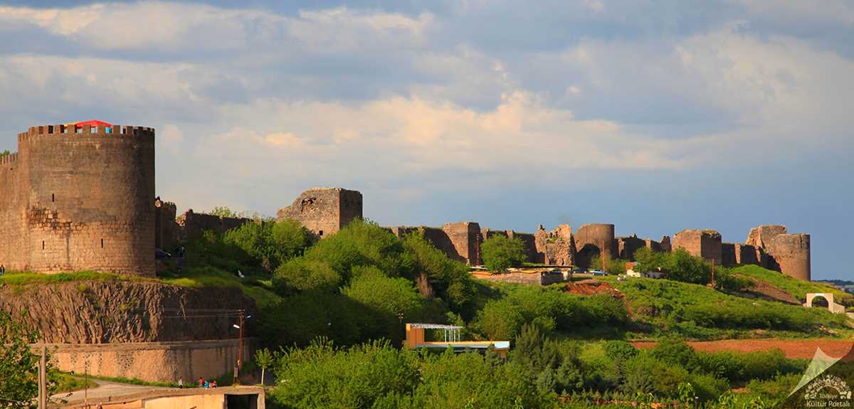 Diyarbakır Kalesi ve Havsel Bahçeleri