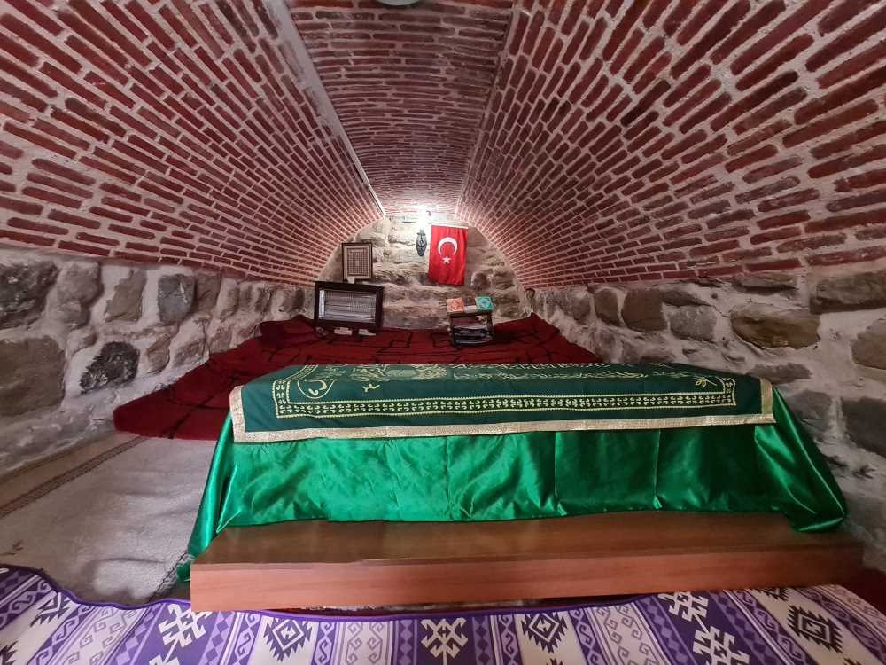 Arap Baba Türbesi ve Efsanesi