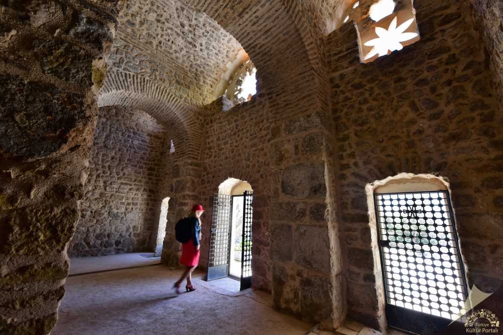 20170918153745590_HATAY ST PIERE KLISESI GULCANACAR (8).jpg