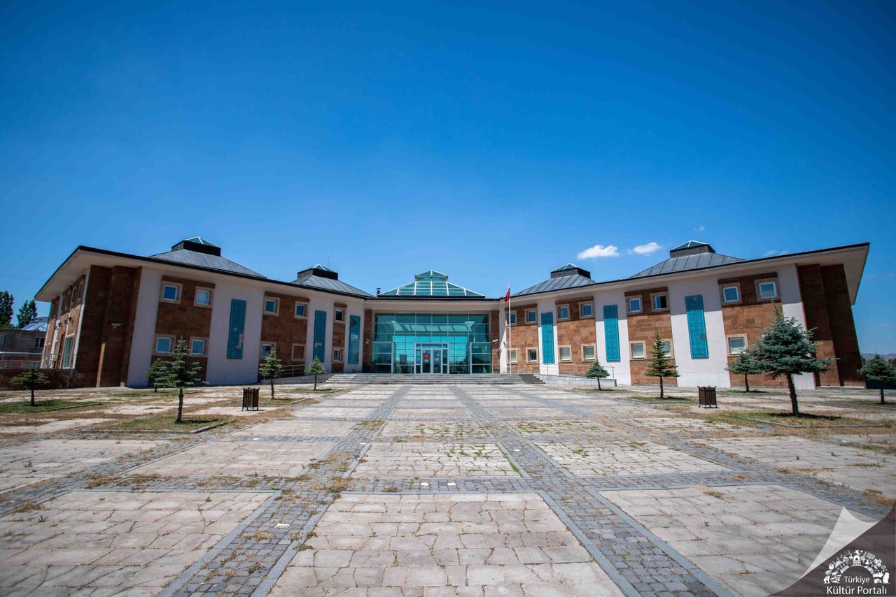 Ahlat Müzesi (7).jpg