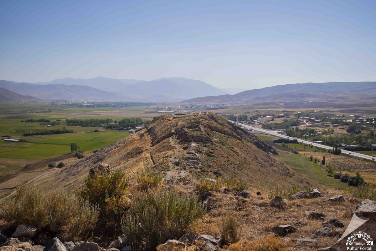 Çavutepe Kalesi (2) kopya.jpg