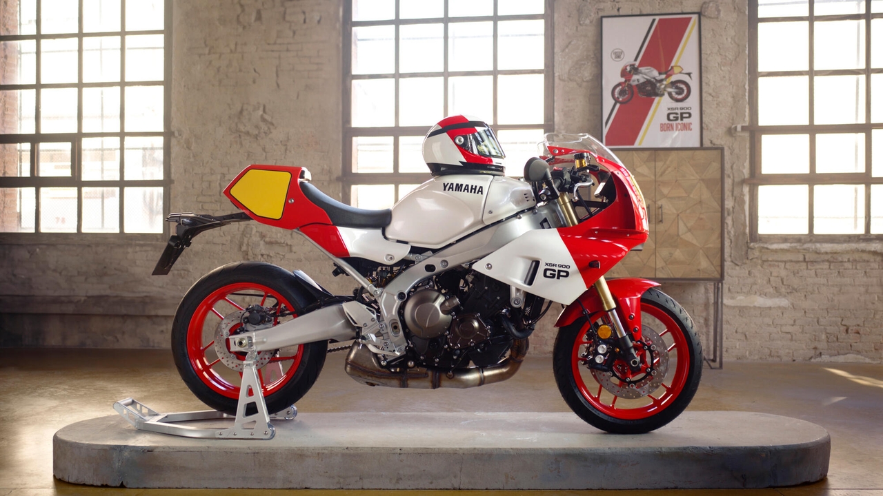 2024-Yamaha-XS850GP-EU-Legend_Red-Static-001-03.jpg