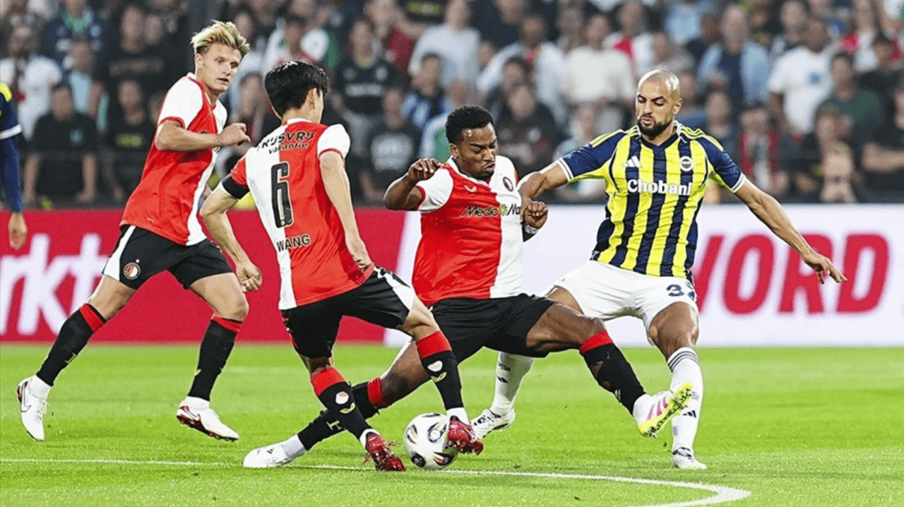 UEFA Champions League Third Qualifying Round: Fenerbahçe - Feyenoord image