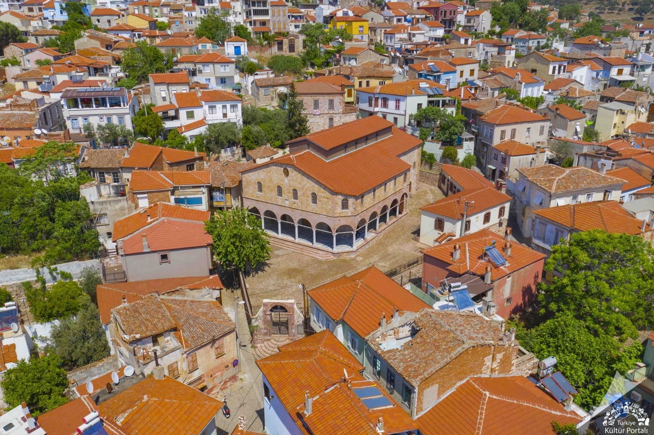 Taksiyarhis Monument Museum