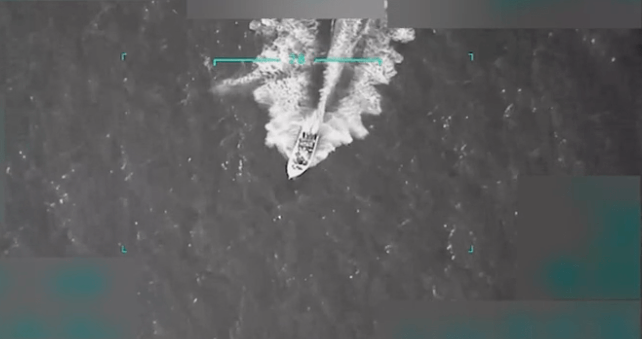 ABD’nin Venezuela’dan Ayrılan Uyuşturucu Yüklü Gemiyi Vurması image