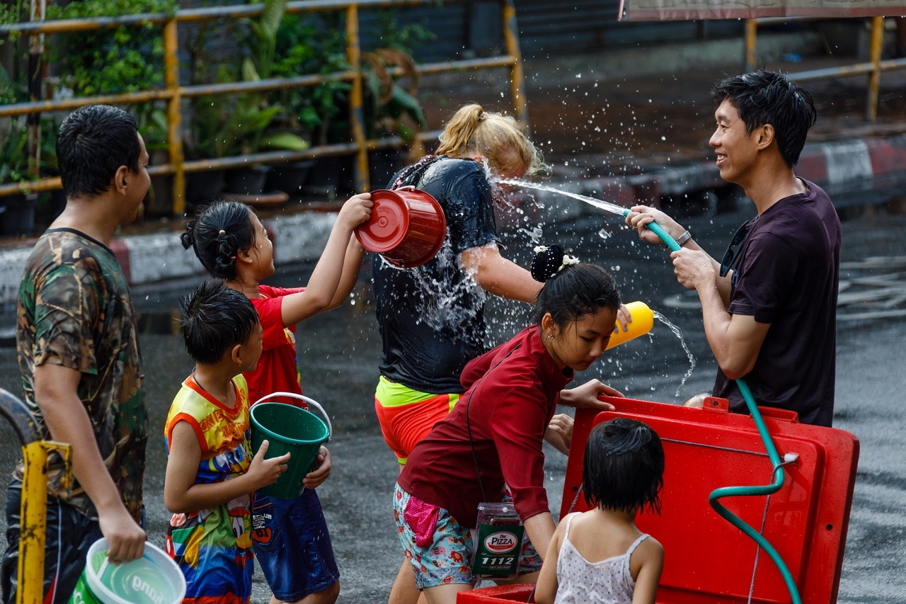 Songkran Festivali (Geleneksel Tayland Yeni Yılı)