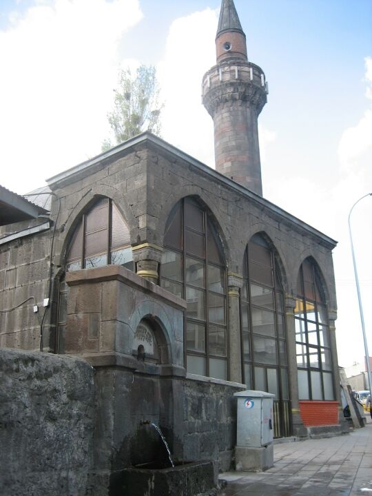 Pervizoğlu Camii 