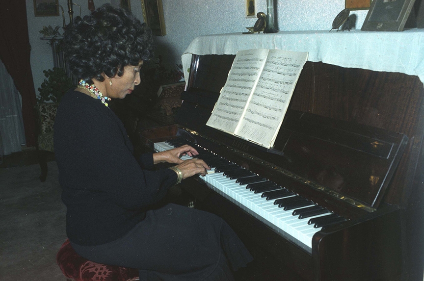 safiye ayla-bilgi kartı görseli.jpg