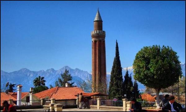 Yivli Minare Camii 