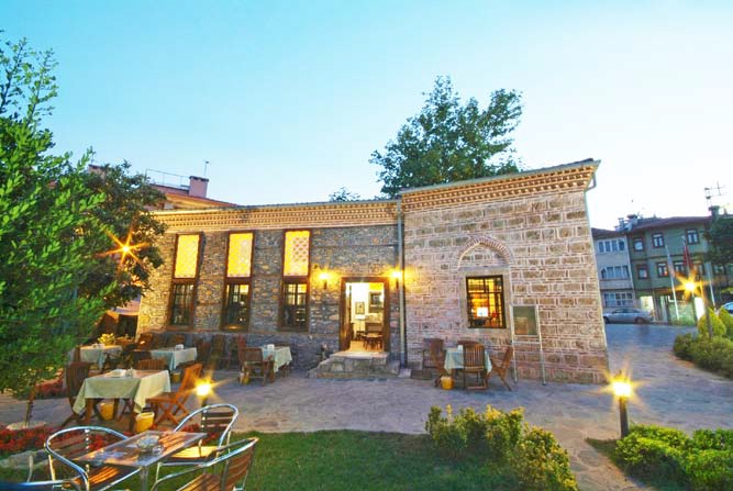 Haraççıoğlu Medresesi 