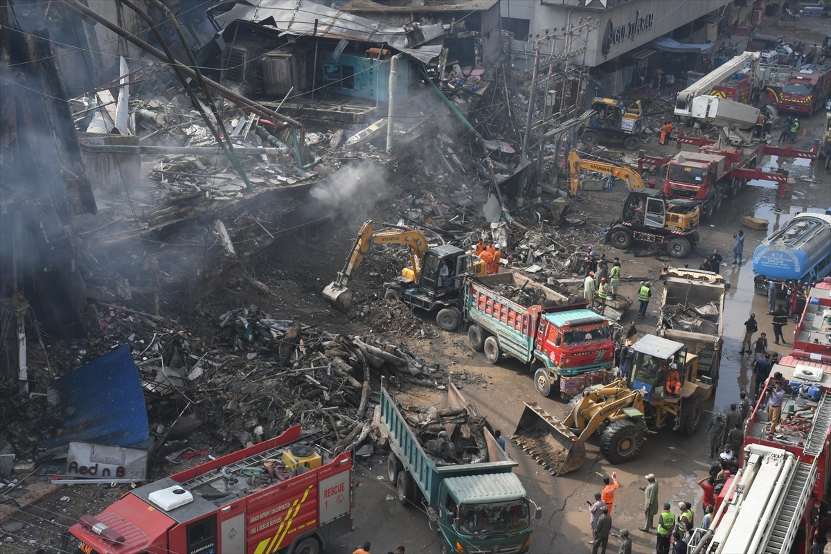 Karaçi Gul Plaza Alışveriş Merkezi Yangını (2026) image