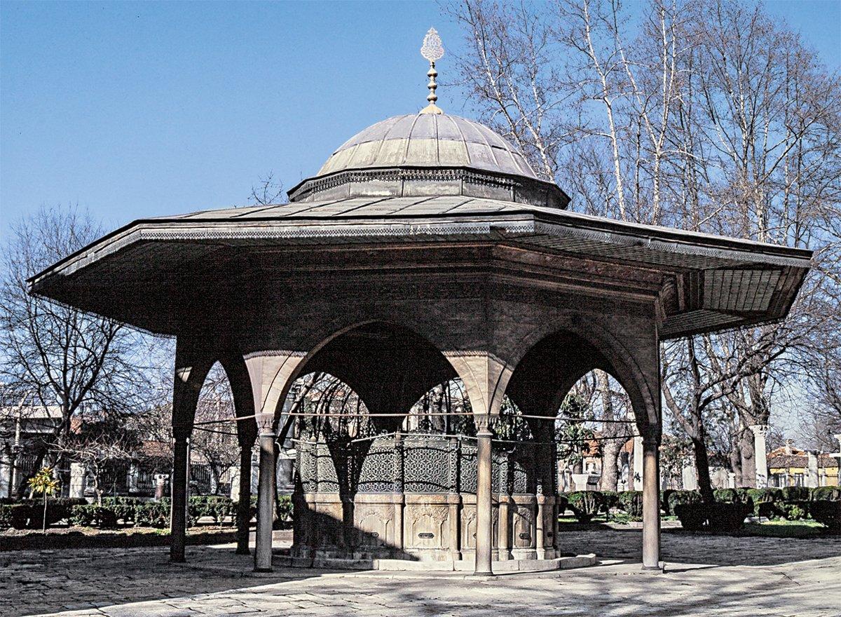 Ayasofya Şadırvanı’nın 1985 yılında çekilmişbir fotoğrafı