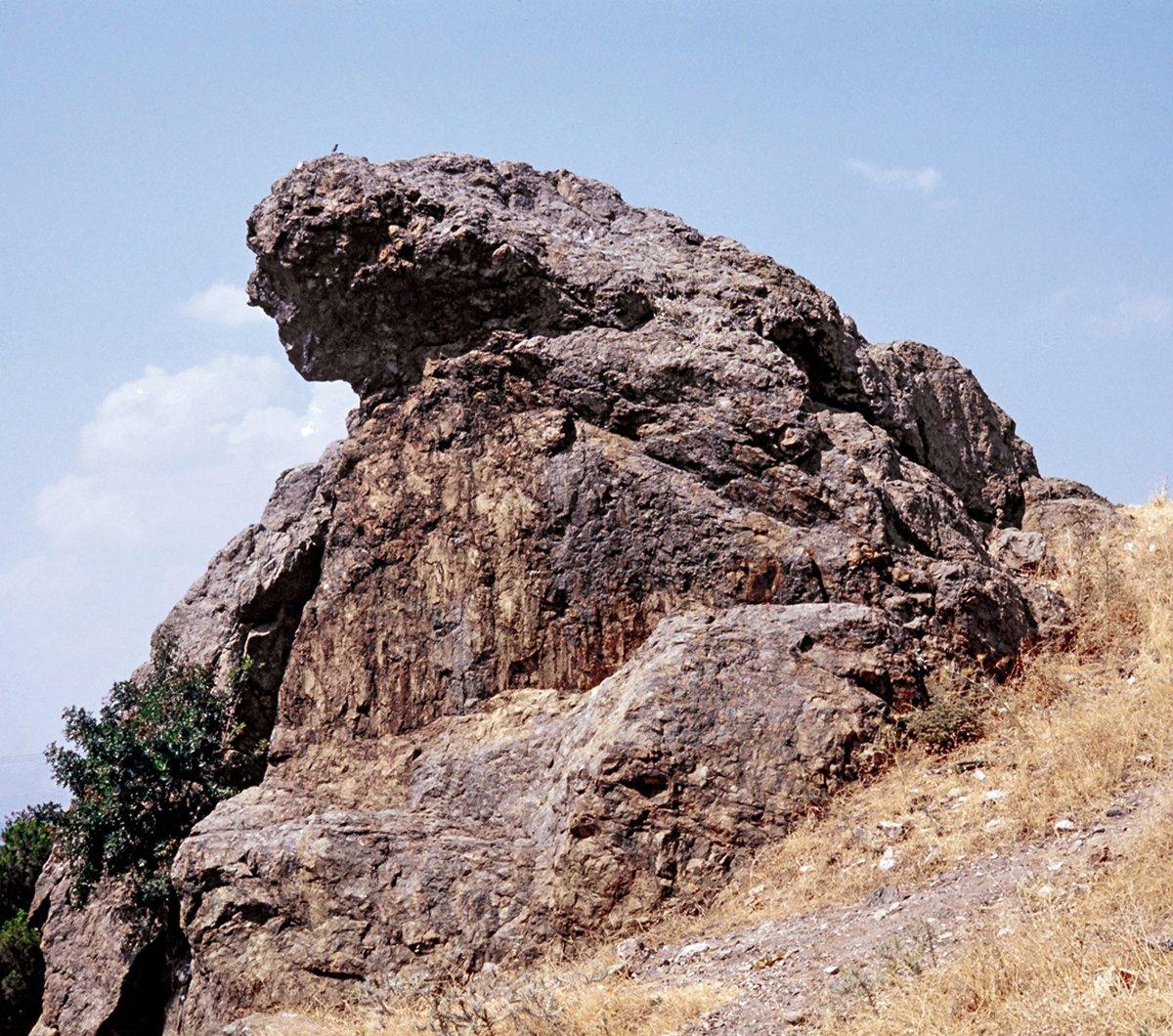 Manisa’da Sipil dağının eteğindeki Niobe Anıtı
