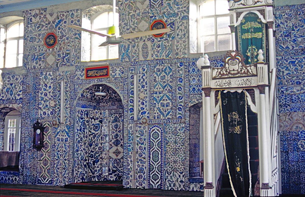 Hasköy Handan Ağa Camii’nin içinden bir görünüş – Beyoğlu/İstanbul