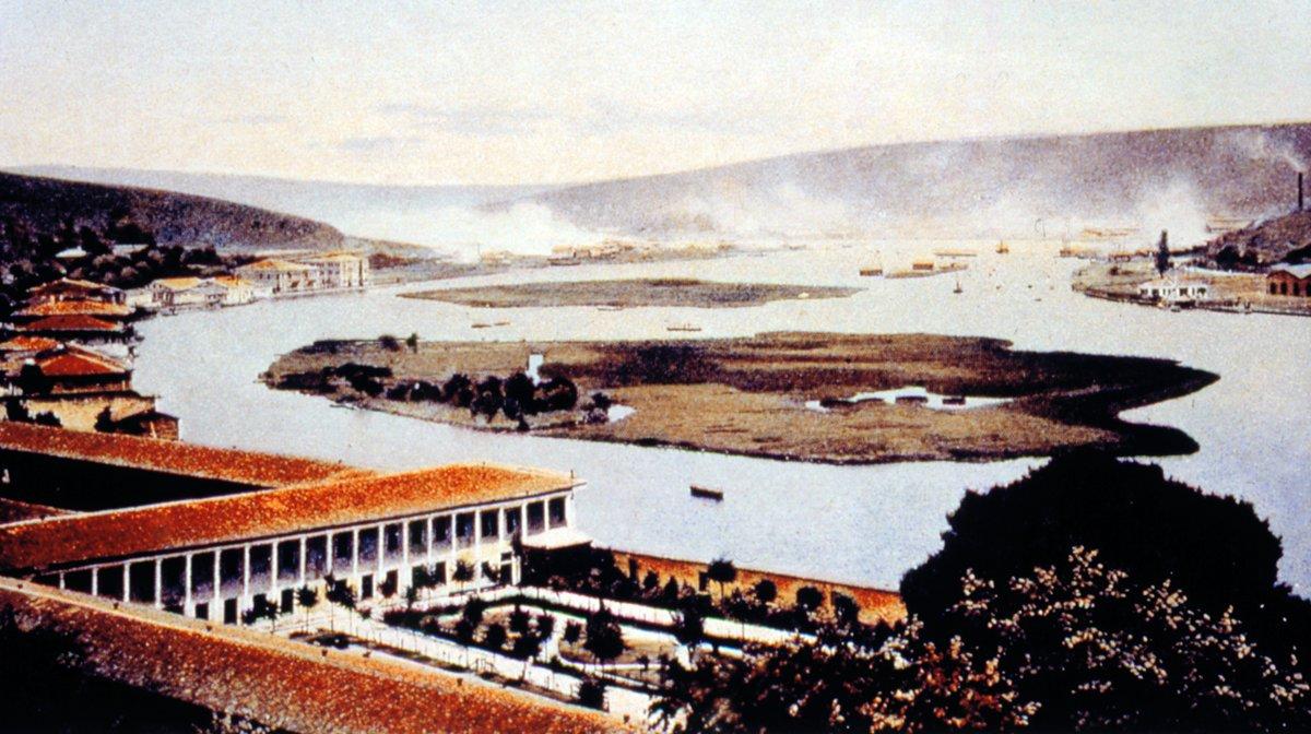 Kâğıthane deresinin Haliç’e döküldüğü yeri gösteren bir kartpostal (İstanbul Belediyesi Atatürk Kitaplığı Kartpostal Koleksiyonu)