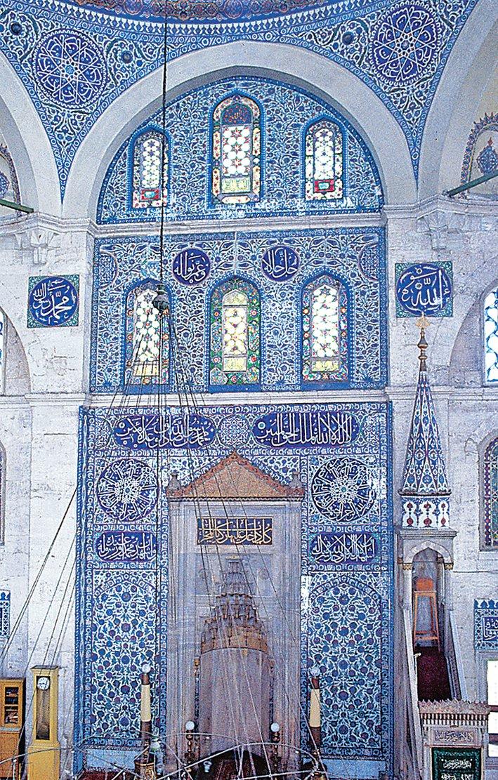 Sokullu Mehmed Paşa Camii’nin mihrap duvarı