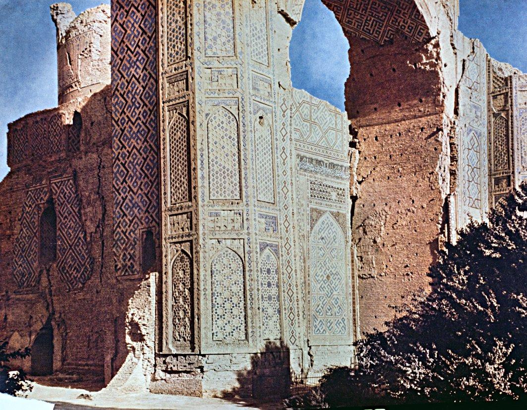 Bîbî Hanım Camii’nin cümle kapısı