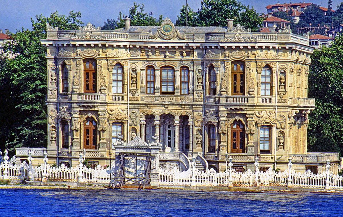 Anadoluhisarı’nda Küçüksu (Göksu) Kasrı – Beykoz/İstanbul