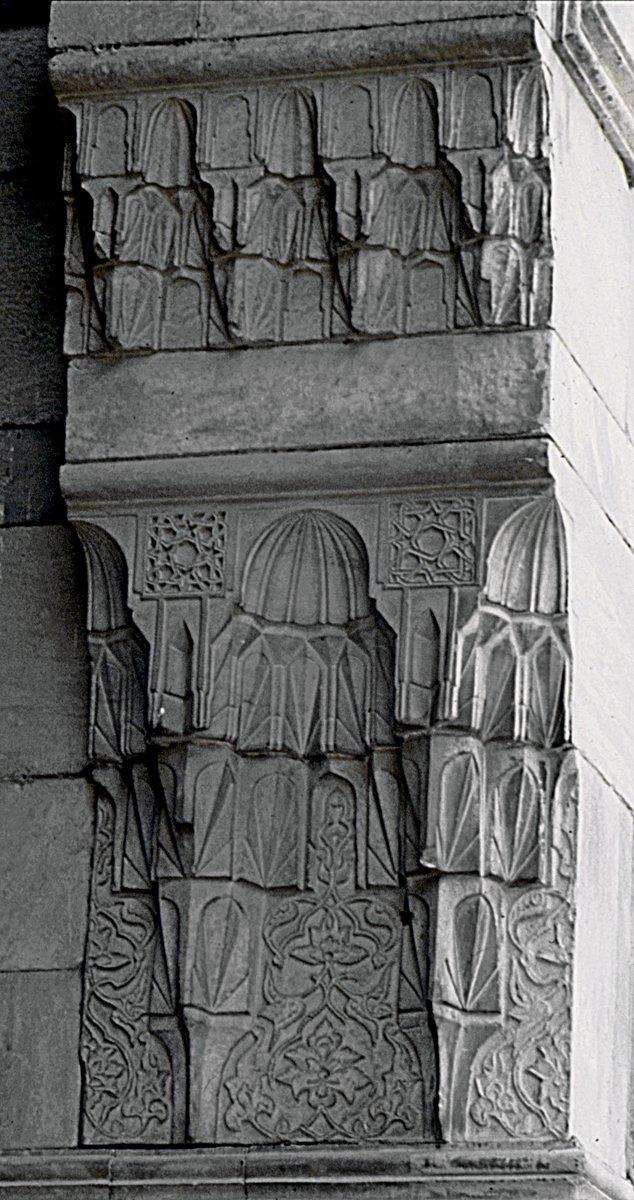 Fîruz Bey Camii’nden bir taş süsleme örneği