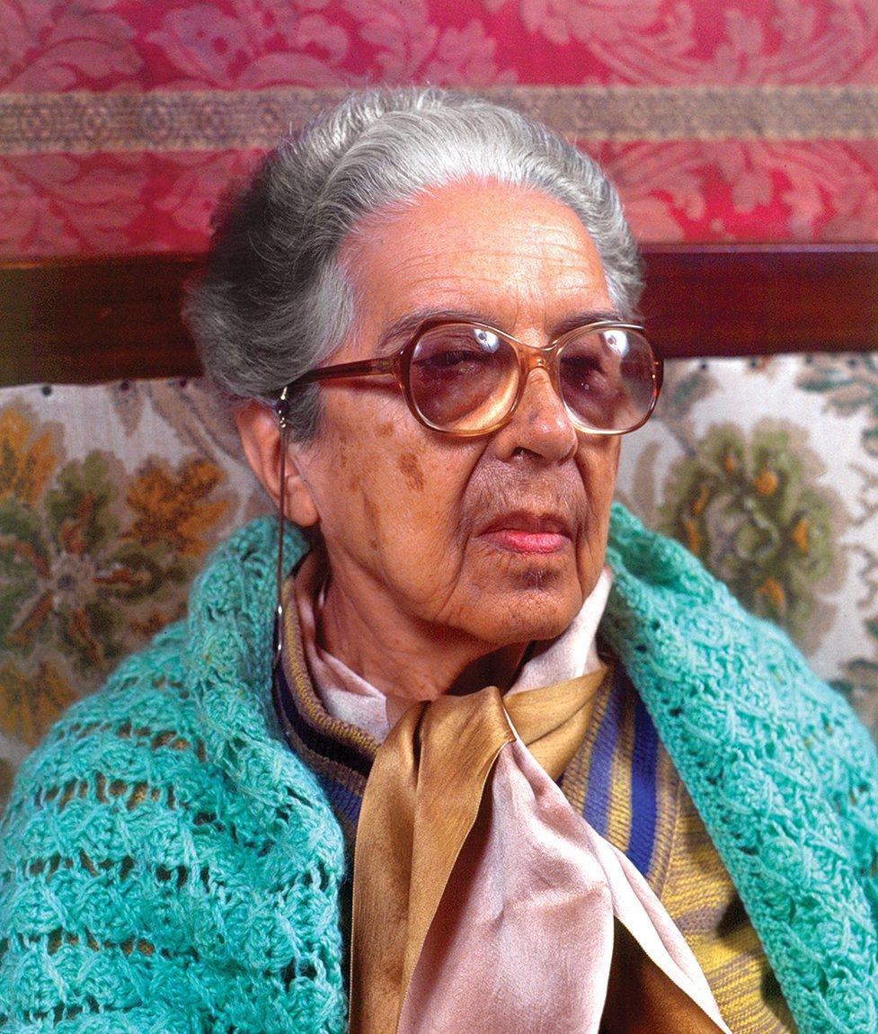 Münevver Ayaşlı