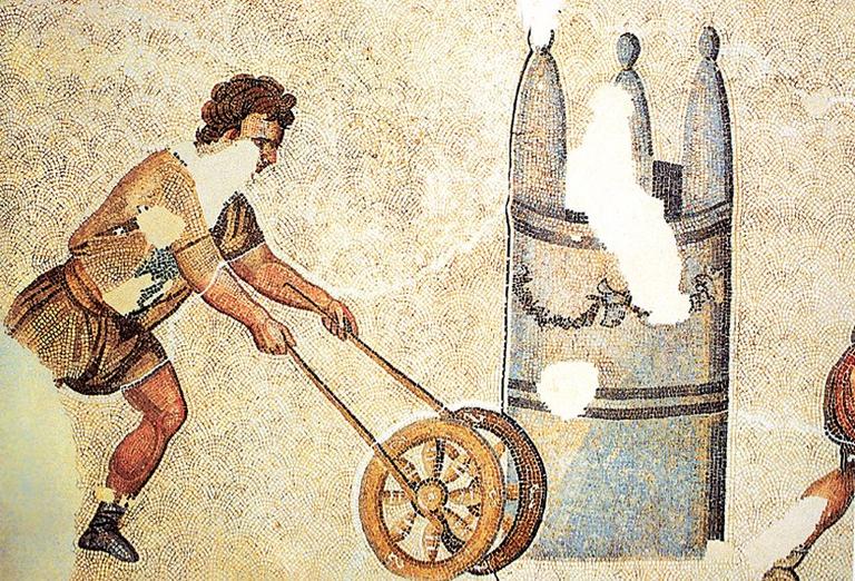 İstanbul Sultanahmet’teki Büyük Saray’ın mozaiklerinde tekerlek çeviren çocuk figürü