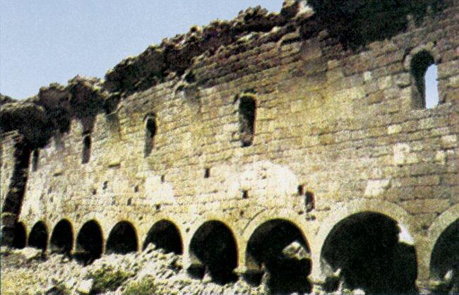 Erken Hıristiyanlık devri Anadolu mimarisi özelliklerini taşıyan Binbir Kilise yapılarından günümüze ulaşmış bir bazilika – Karaman